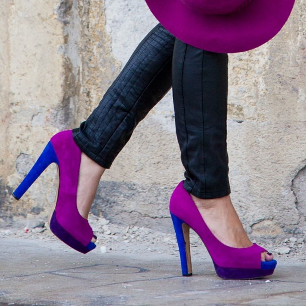 Candies faux suede pink blue stacked‎ heel peep toe pumps Size 8.5.  B66